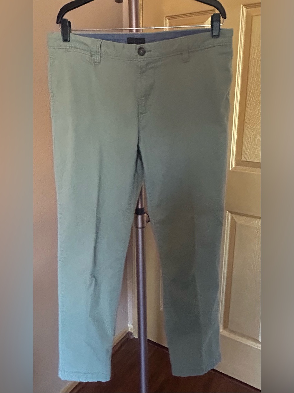 14th & Union men’s khaki pants
